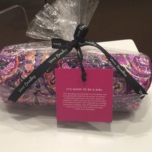 NWT Vera Bradley cosmetic case/roll